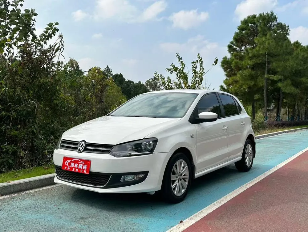 Volkswagen Polo 1.6L Auto Luxury Edition, 2013 — фото 1