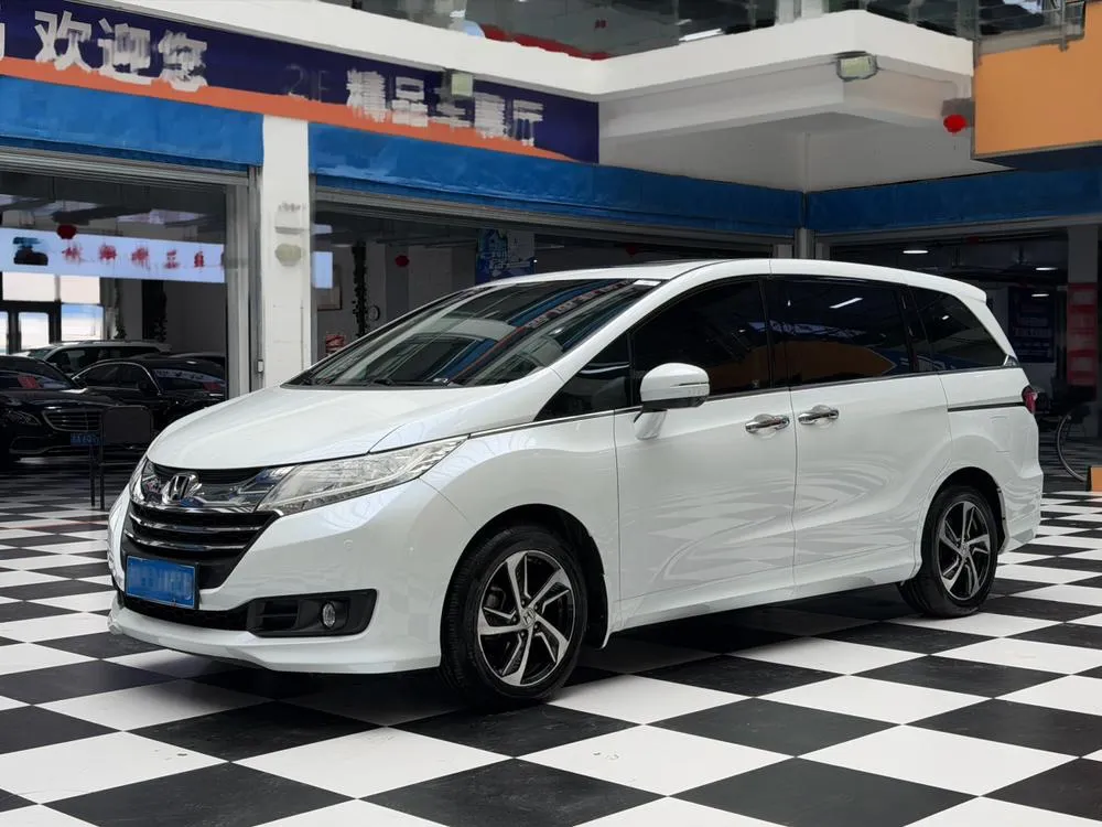Honda Odyssey Facelift 2.4L Smart Edition, 2015 — фото 1