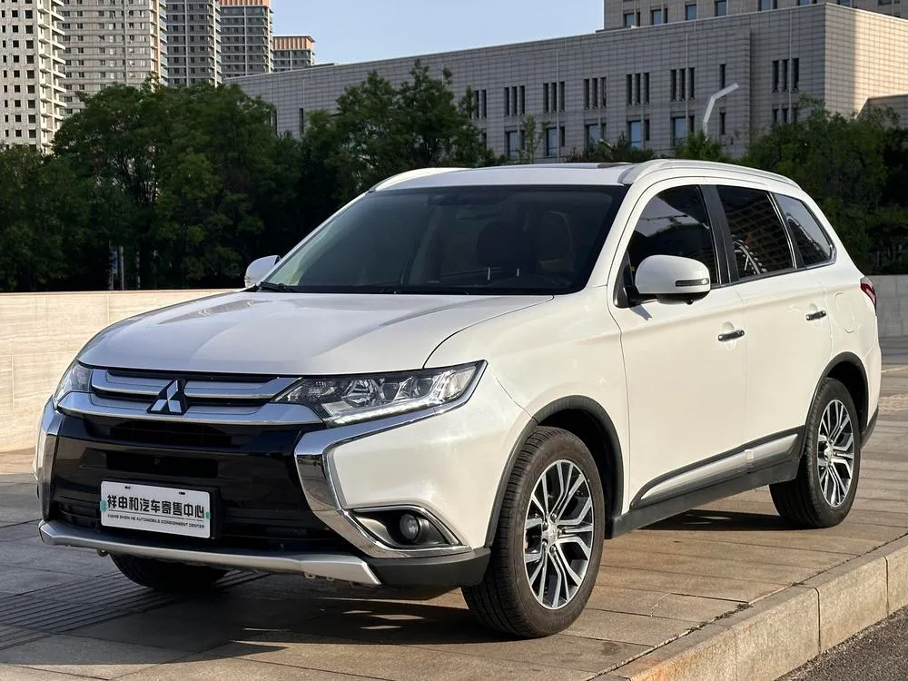 Mitsubishi Outlander, 2016