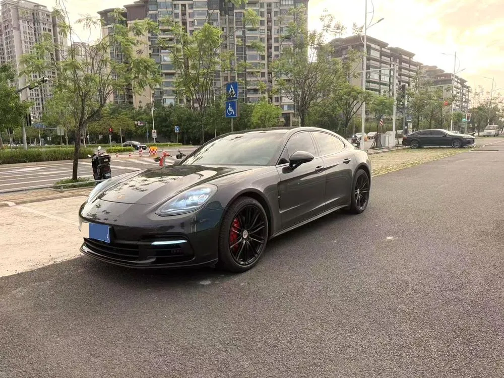 Porsche Panamera, 2019