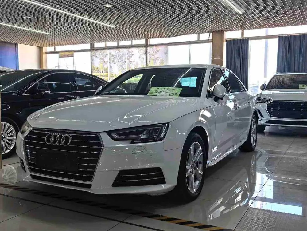 Audi A4L, 2018