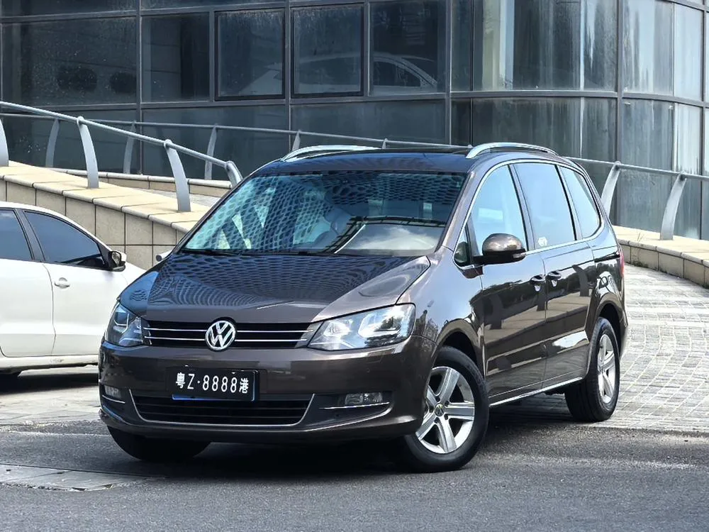 Volkswagen Sharan 2.0TSI Comfort Version, 2013 — фото 1