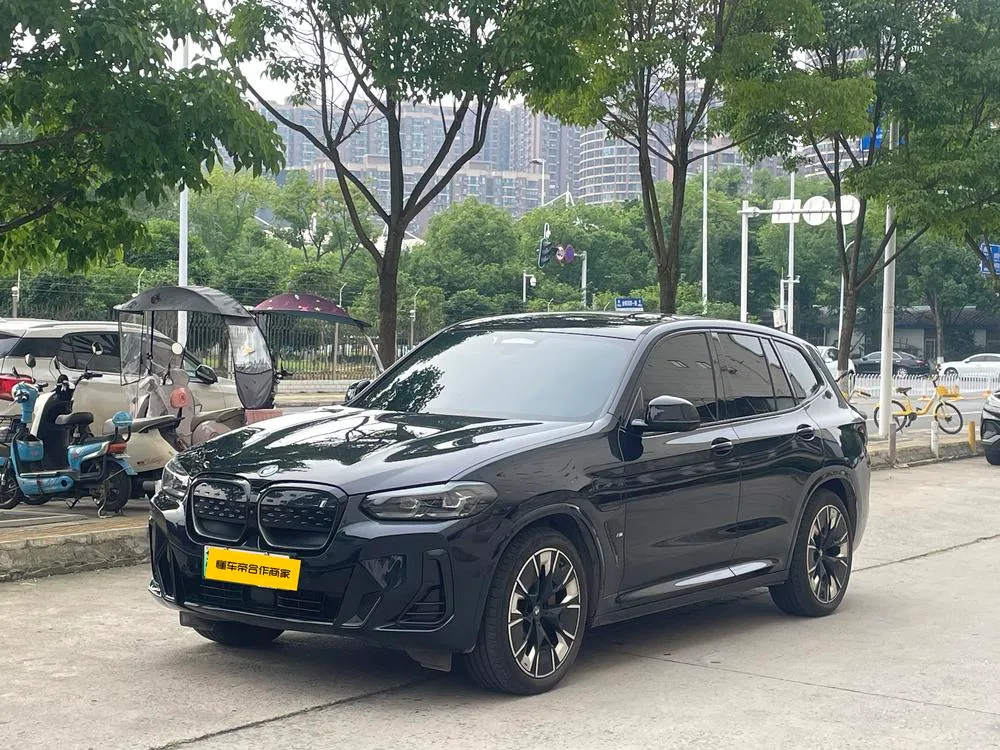BMW iX3, 2023