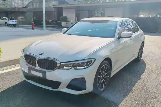 BMW 3-Series, 2022