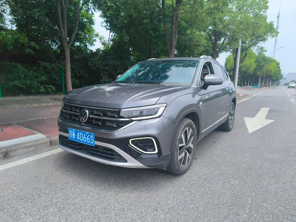 Volkswagen Tayron 330TSI 2WD Luxury Plus Edition, 2023 — фото 1