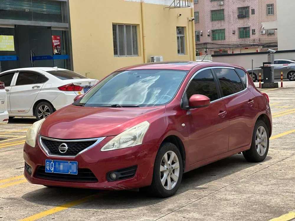 Nissan Tiida 1.6L Manual Smart Version, 2011 — фото 1