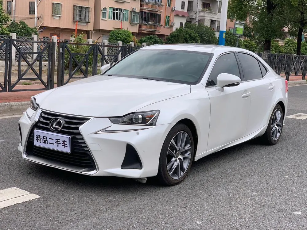 Lexus IS, 2017