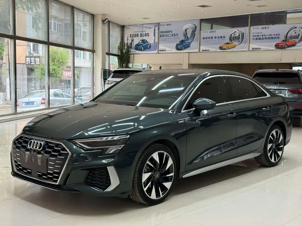 Audi A3 A3L Limousine 35 TFSI Sport Version, 2022 — фото 1