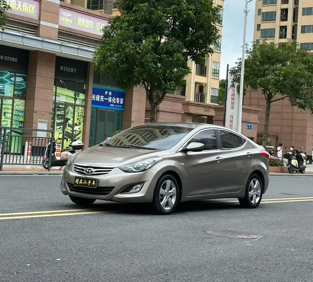 Hyundai Elantra Langdong, 2012