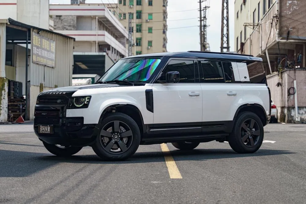 Land Rover Defender, 2023