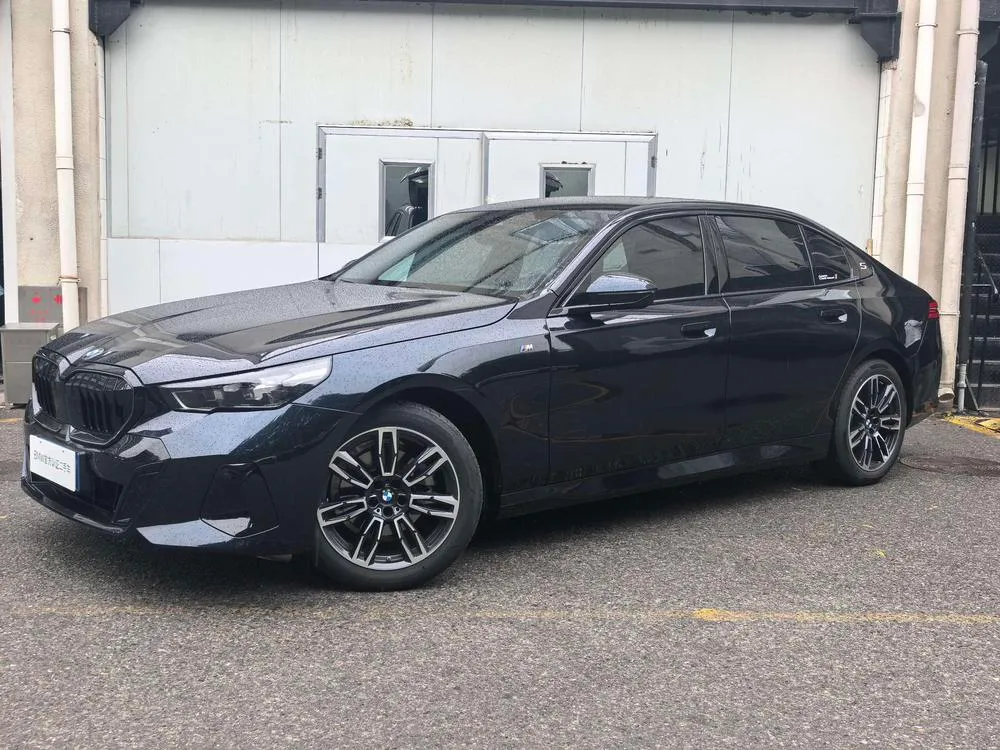 BMW 5-Series 525Li M Sport, 2025 — фото 1