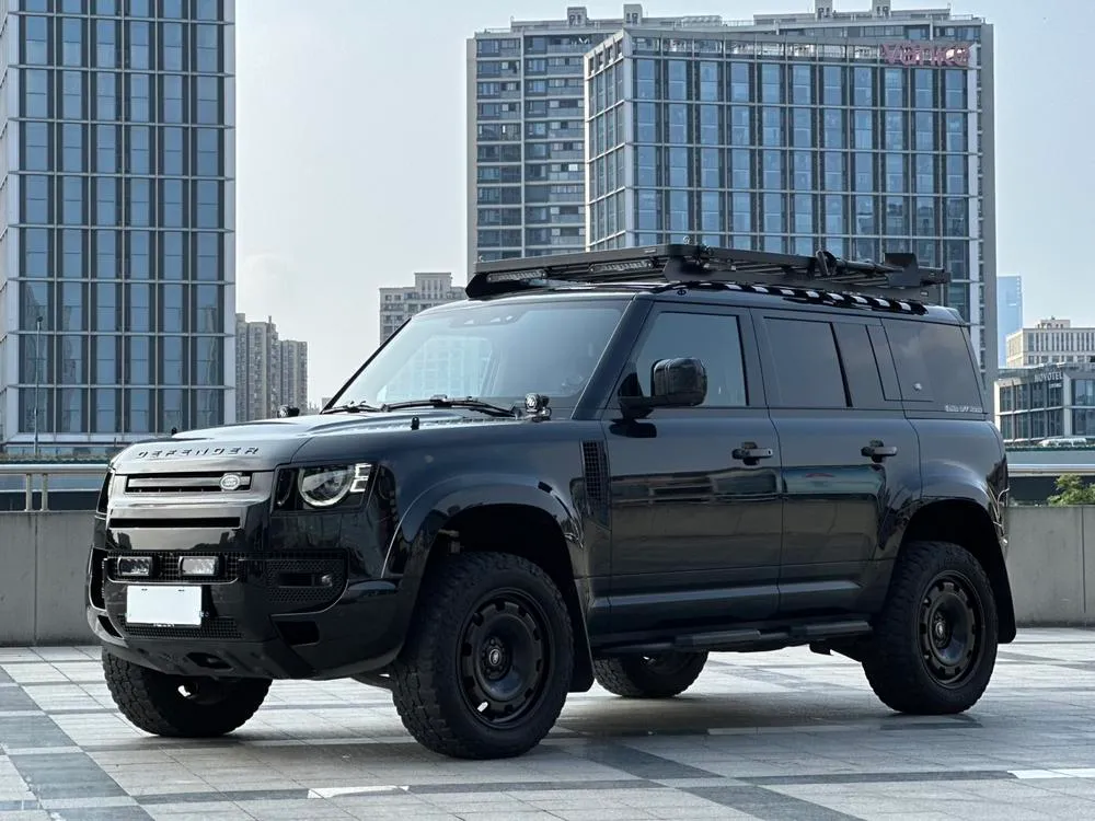 Land Rover Defender 110 3.0T P400 X-DYNAMIC HSE, 2024 — фото 1