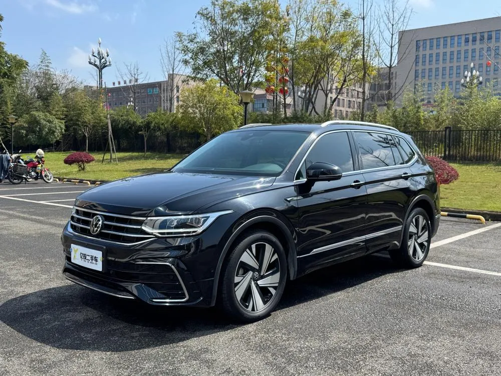 Volkswagen Tiguan L 330TSI 2WD R-Line Flagship Edition, 2023 — фото 1