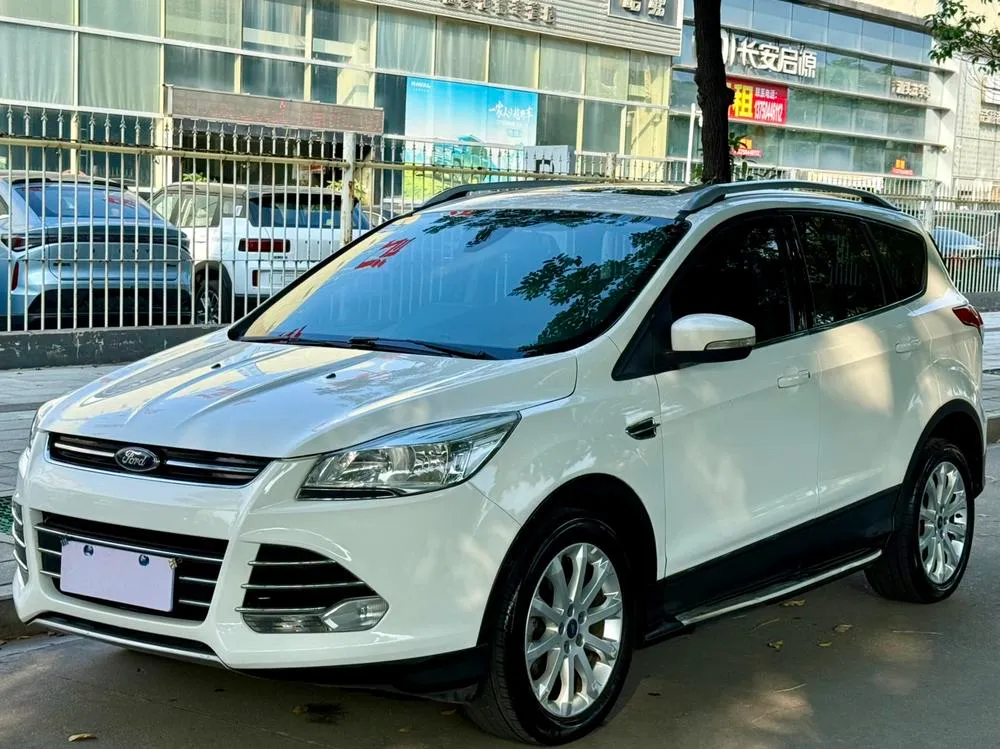 Ford Kuga, 2013