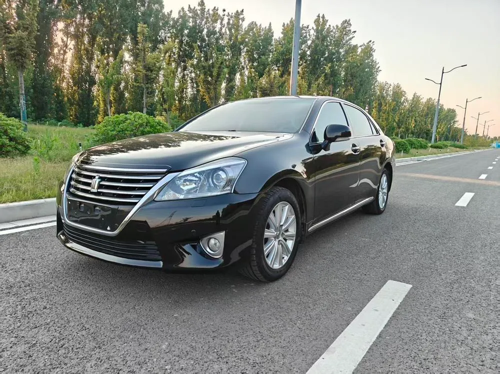 Toyota Crown 2.5L Royal Leather Edition, 2012 — фото 1