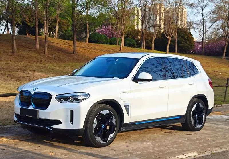 BMW iX3, 2021