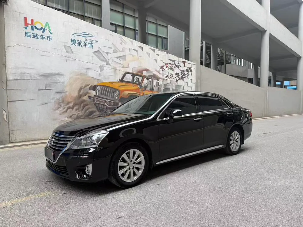 Toyota Crown, 2012