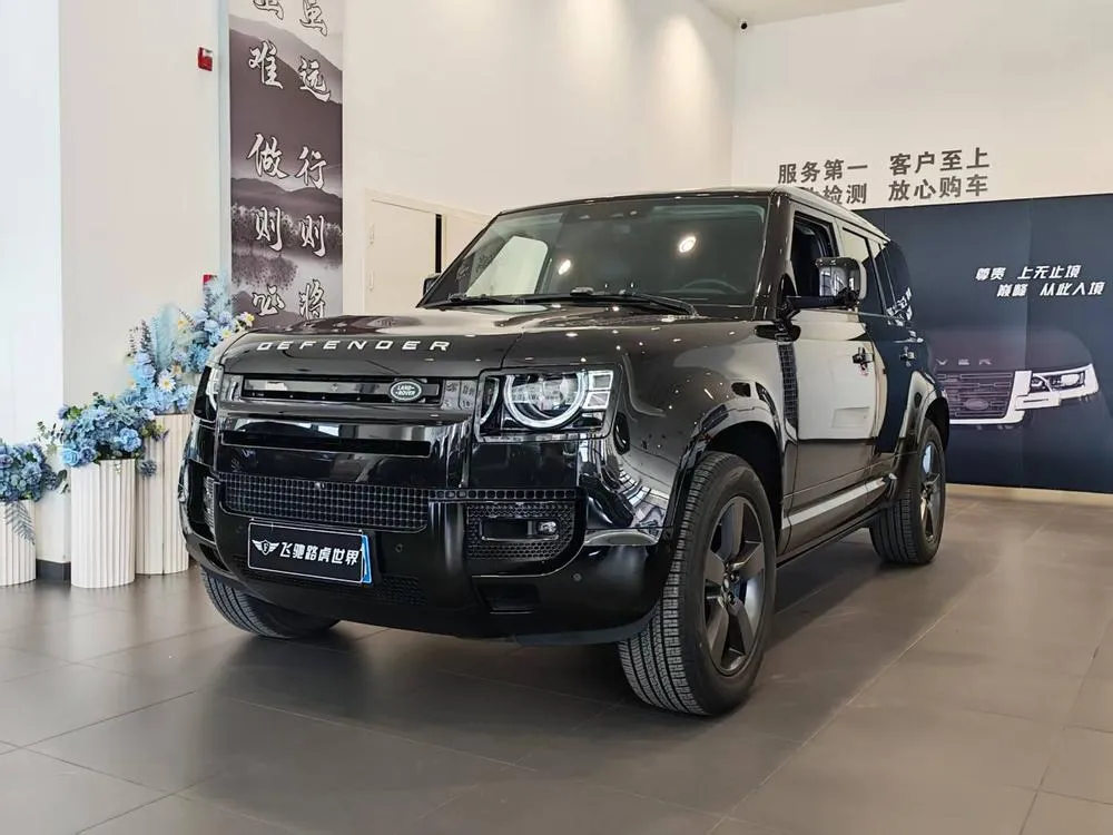 Land Rover Defender 110 P400 X-DYNAMIC HSE, 2022 — фото 1