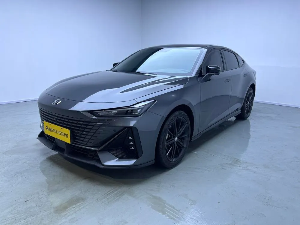 Changan UNI-V 1.5T Prestige Version, 2023 — фото 1