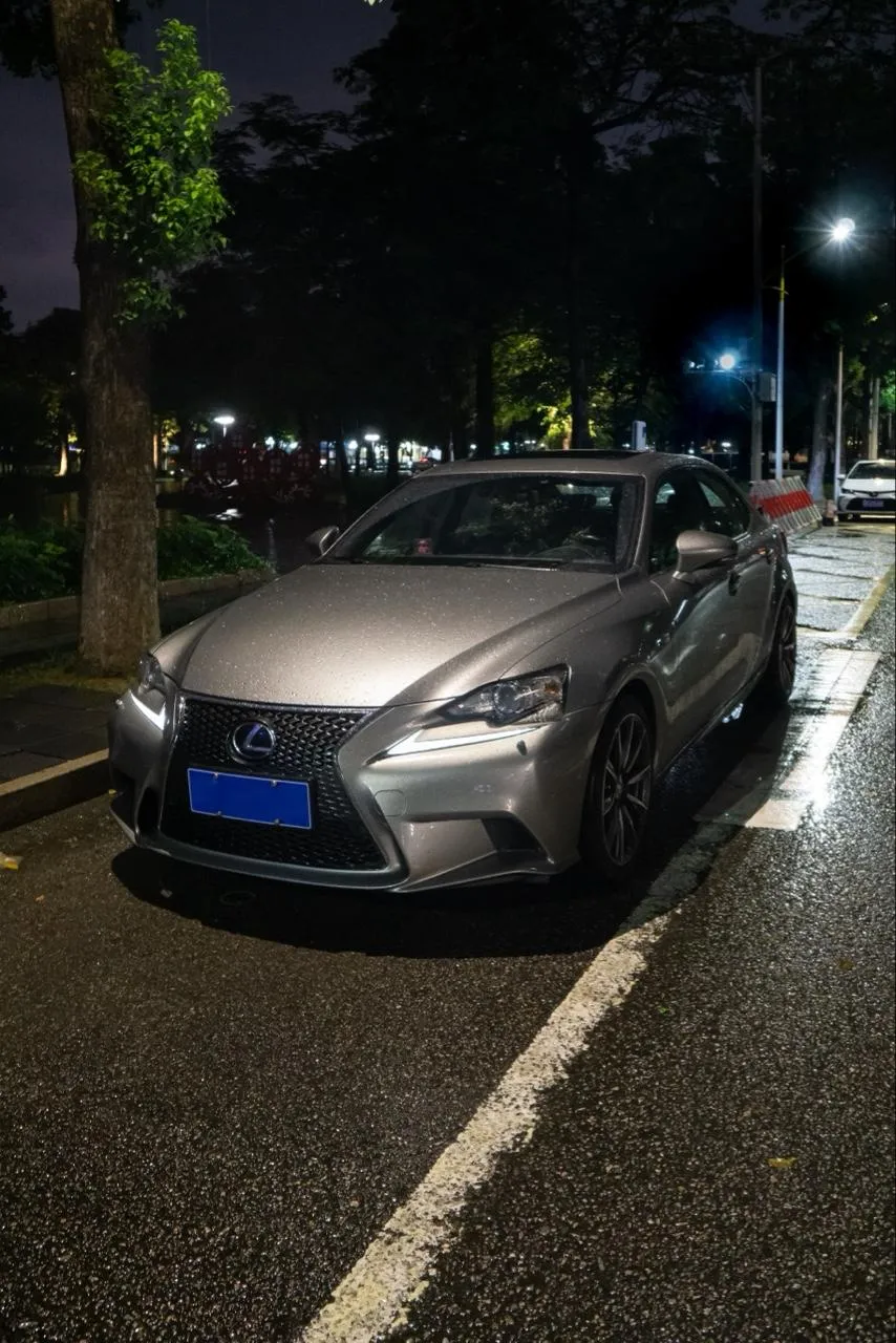 Lexus IS, 2013