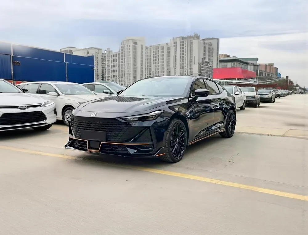 Changan UNI-V 1.5T Sport Edition, 2022 — фото 1