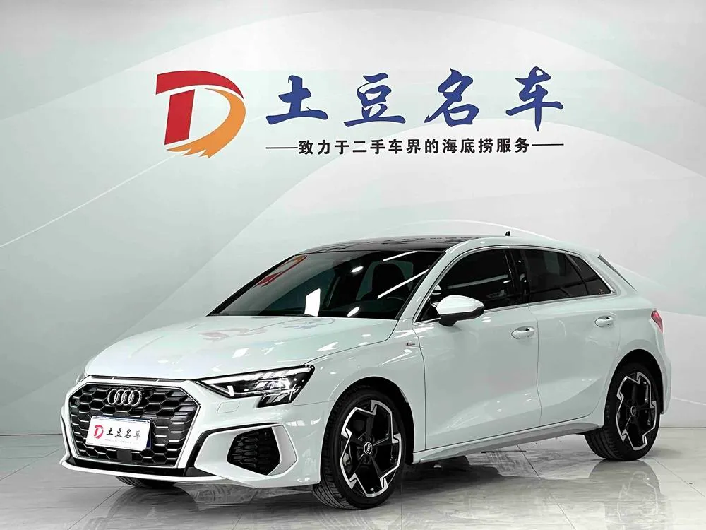 Audi A3 Facelift Sportback 35 TFSI Luxury Sport Version, 2023 — фото 1