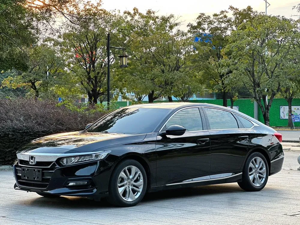 Honda Accord 260TURBO Elite Edition CN6, 2018 — фото 1