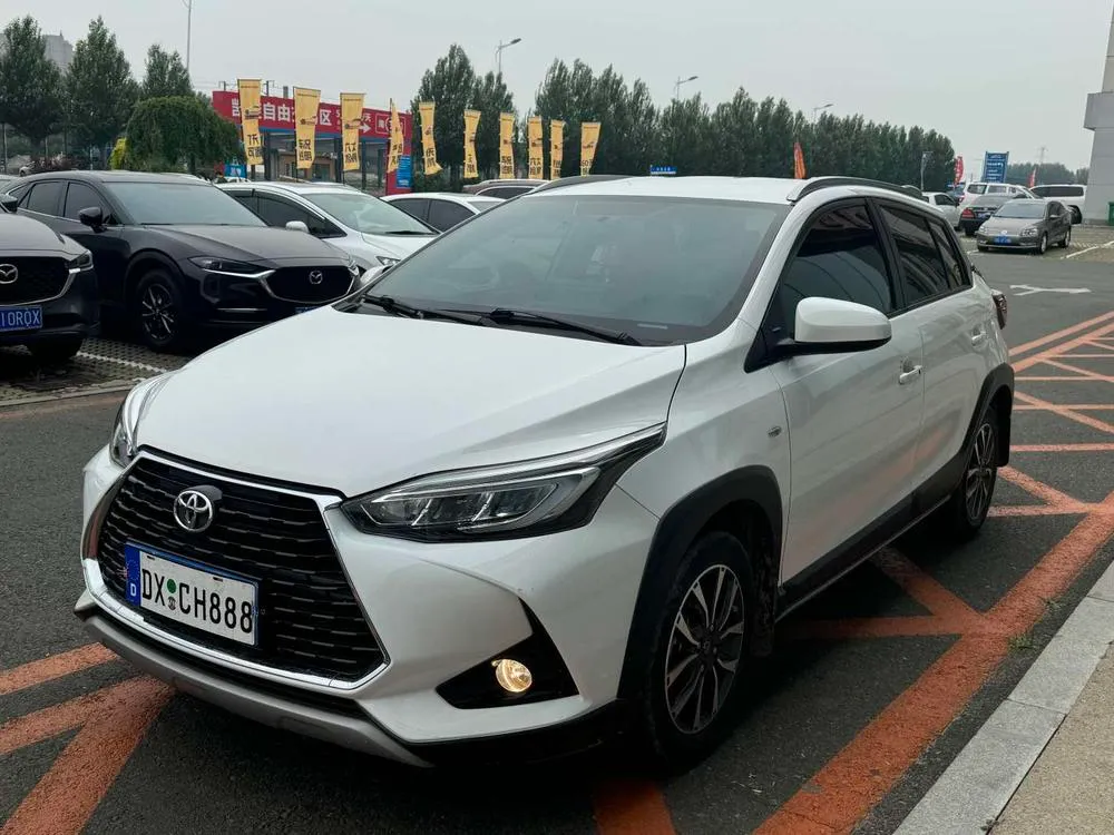 Toyota Yaris L Elite Stylish X 1.5L CVT Luxury PLUS Edition, 2022 — фото 1