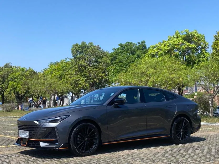 Changan UNI-V 1.5T Sport Edition, 2022 — фото 1