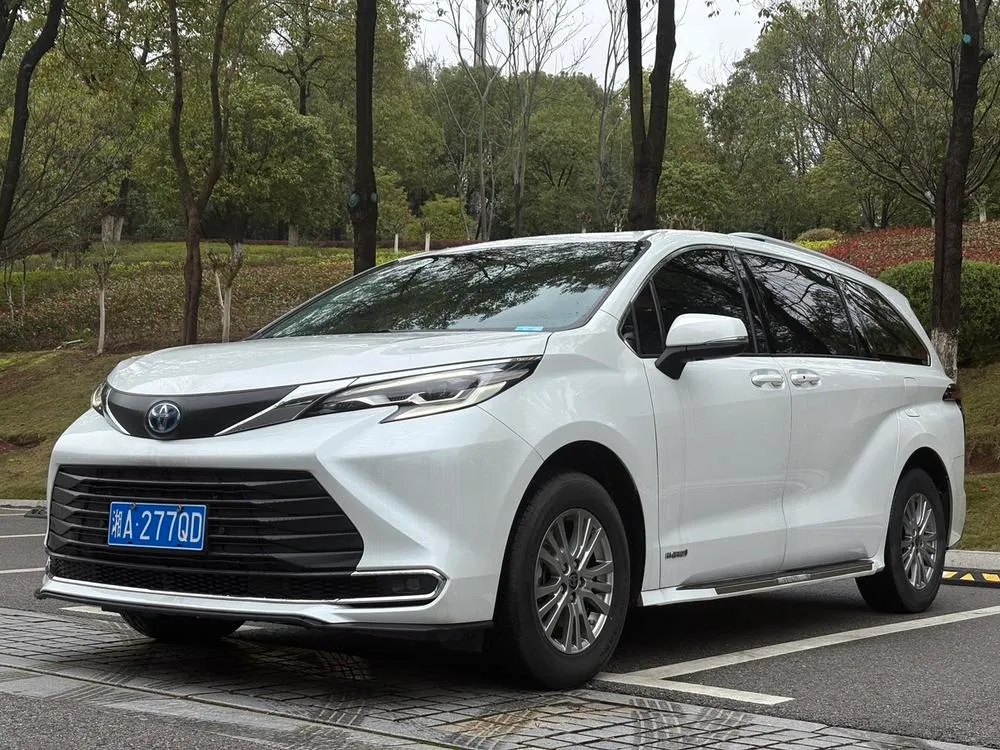 Toyota Sienna, 2023