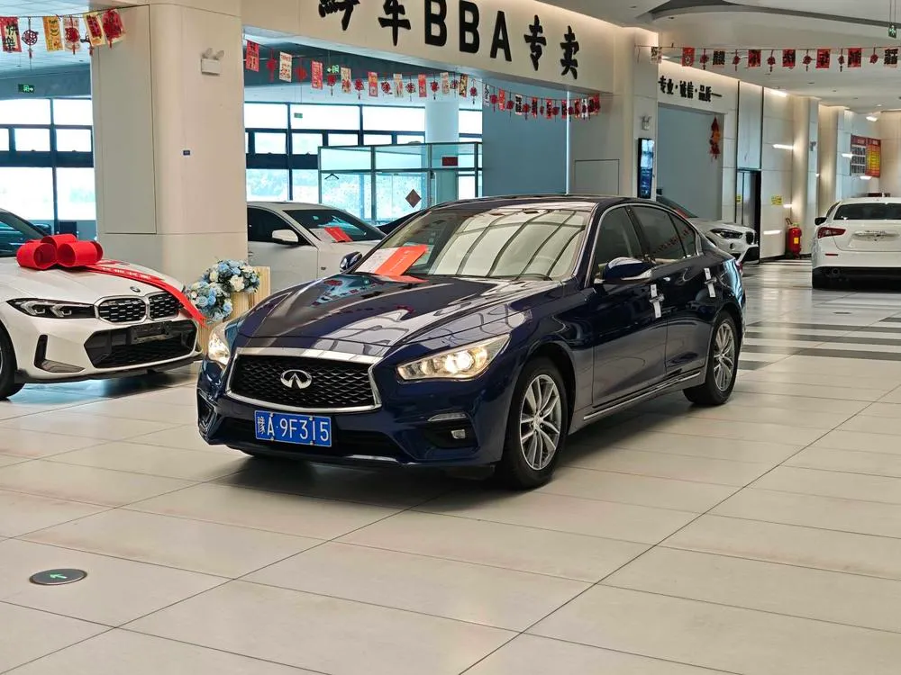Infiniti Q50L 2.0T Comfort Edition CN6, 2018 — фото 1