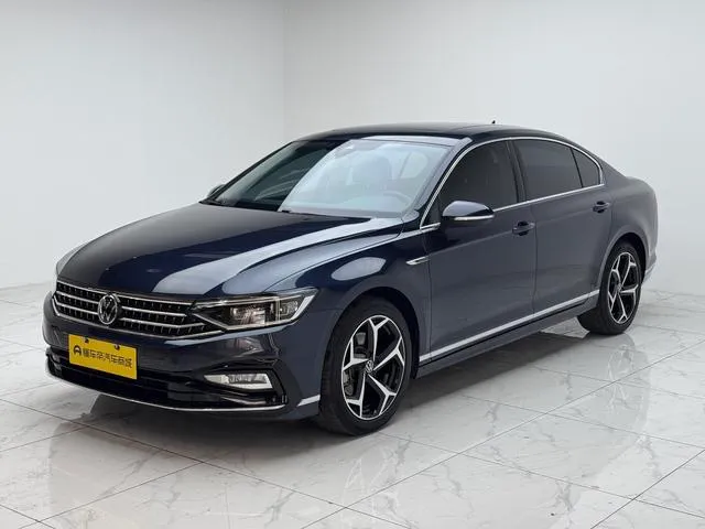 Volkswagen Magotan 200 Anniversary Edition 330TSI DSG Leading Version, 2023 — фото 1