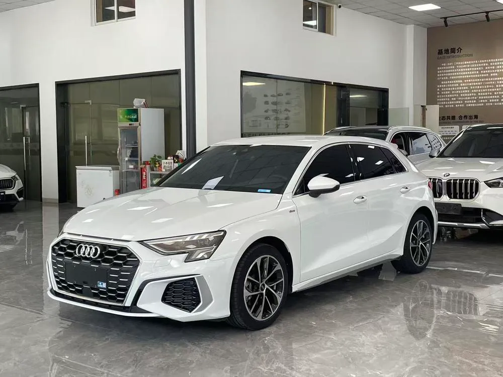 Audi A3 Sportback 35 TFSI Sport Version, 2022 — фото 1