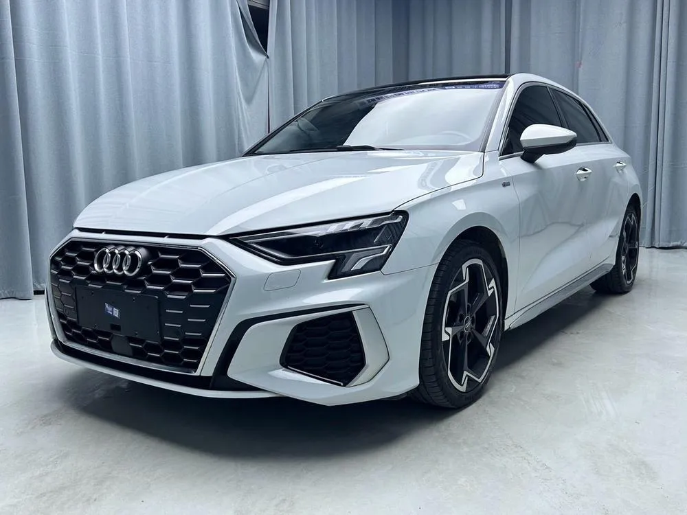 Audi A3 Facelift Sportback 35 TFSI Luxury Sport Version, 2023 — фото 1