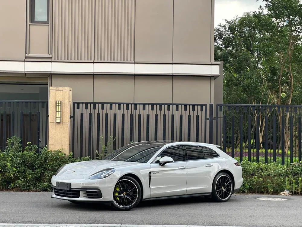 Porsche Panamera E-Hybrid Panamera 4 E-Hybrid Sport Turismo 2.9T, 2017 — фото 1