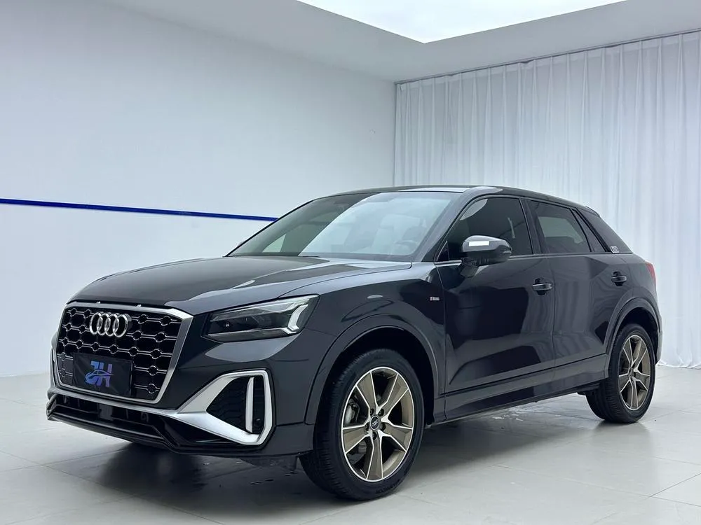 Audi Q2L, 2022