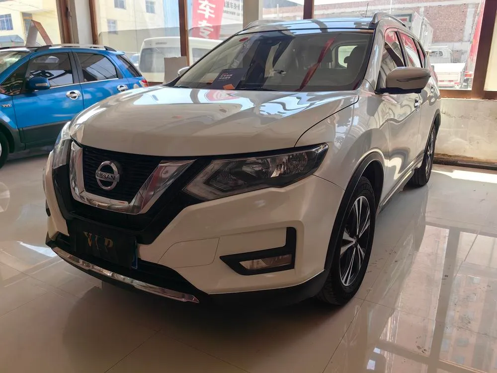 Nissan X-Trail 2.5L CVT Luxury Edition 4WD, 2017 — фото 1
