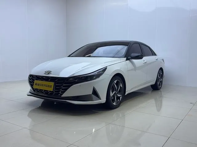 Hyundai Elantra, 2022
