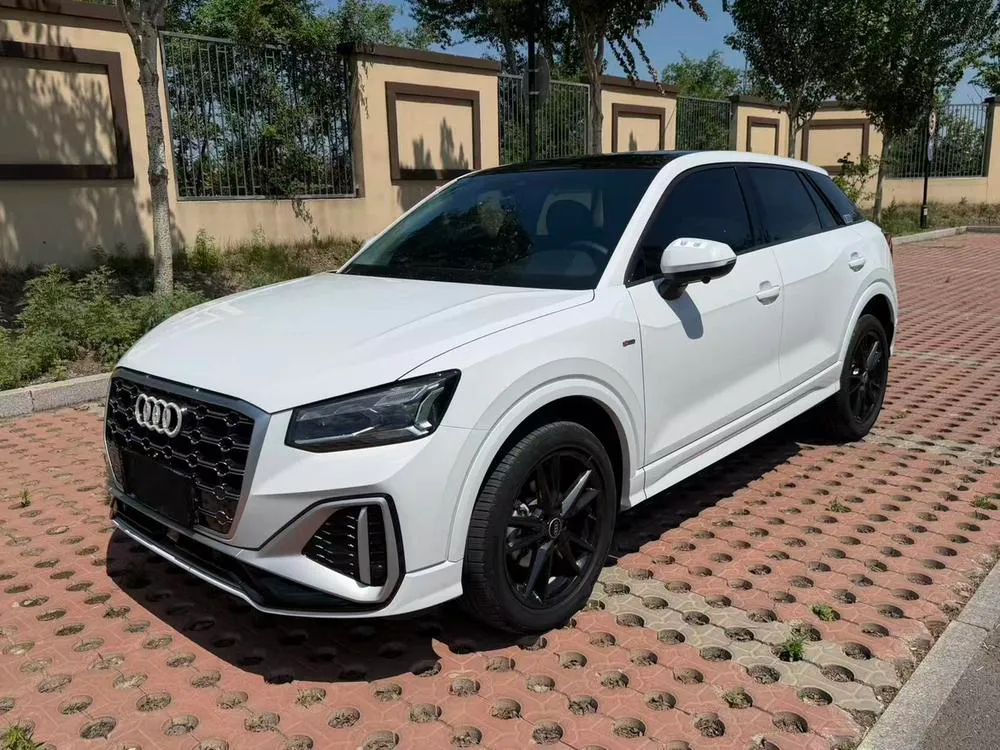 Audi Q2L, 2022