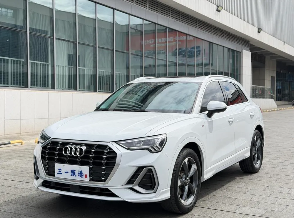 Audi Q3, 2022