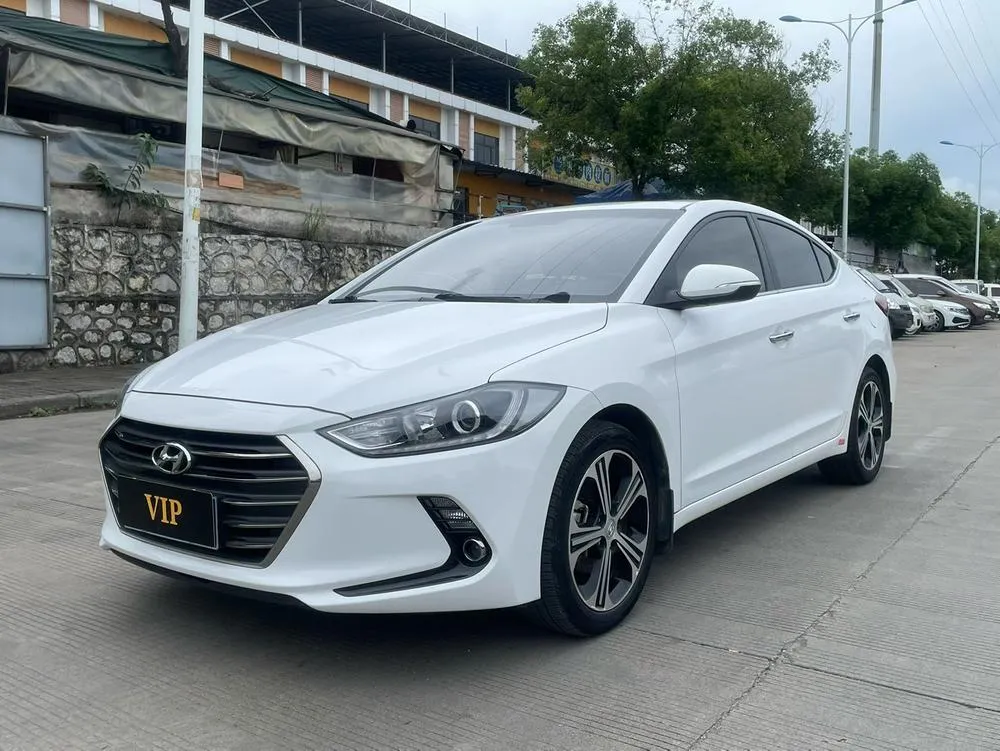 Hyundai Elantra Lingdong 1.4T Dual Clutch Stylish · Version, 2018 — фото 1