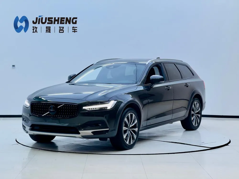 Volvo V90 Cross Country B5 AWD Edition, 2021 — фото 1