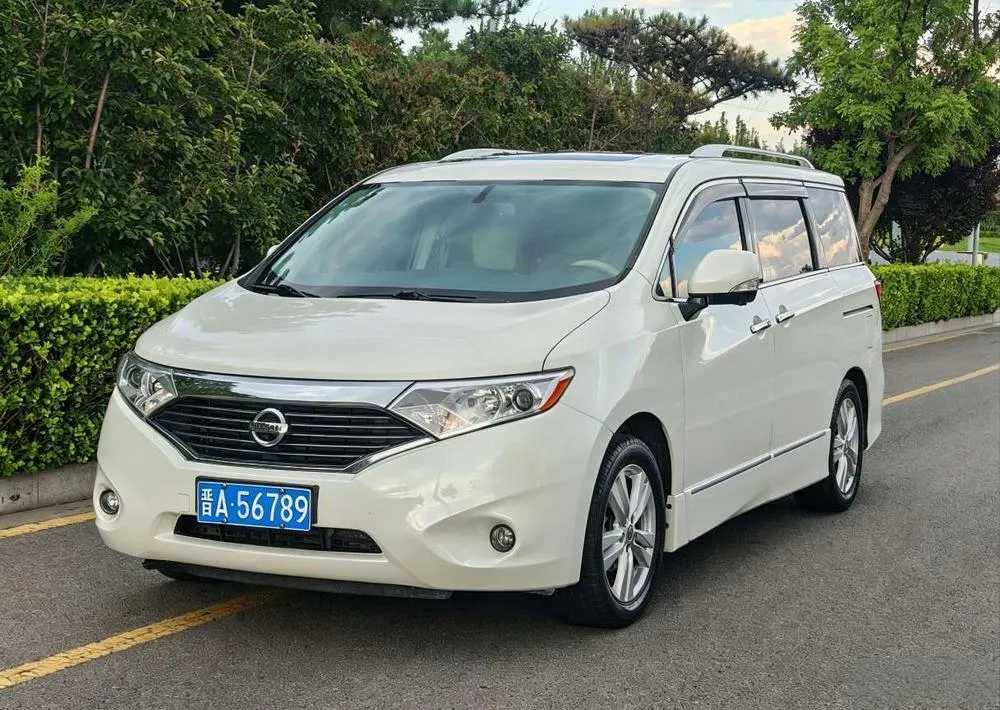 Nissan Quest 3.5L SL, 2015 — фото 1