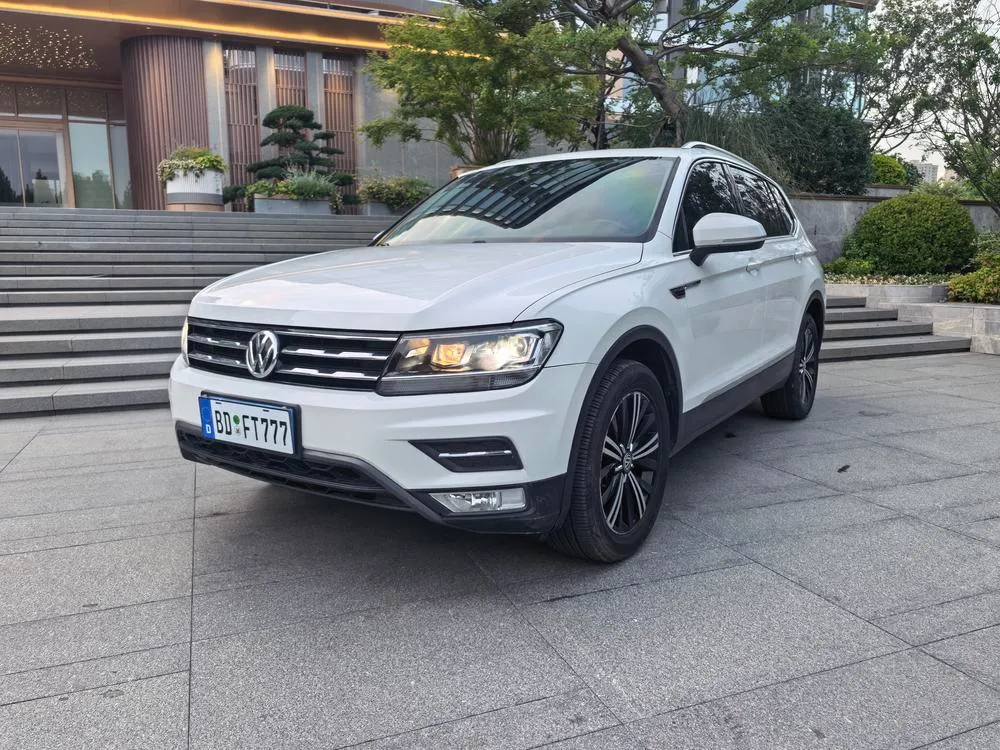 Volkswagen Tiguan L 330TSI Auto 2WD Panoramic Comfort Edition CN5, 2019 — фото 1