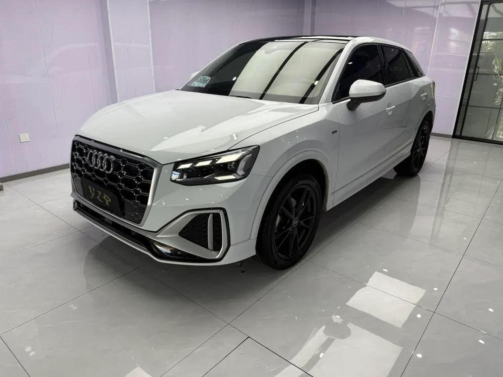 Audi Q2L, 2022