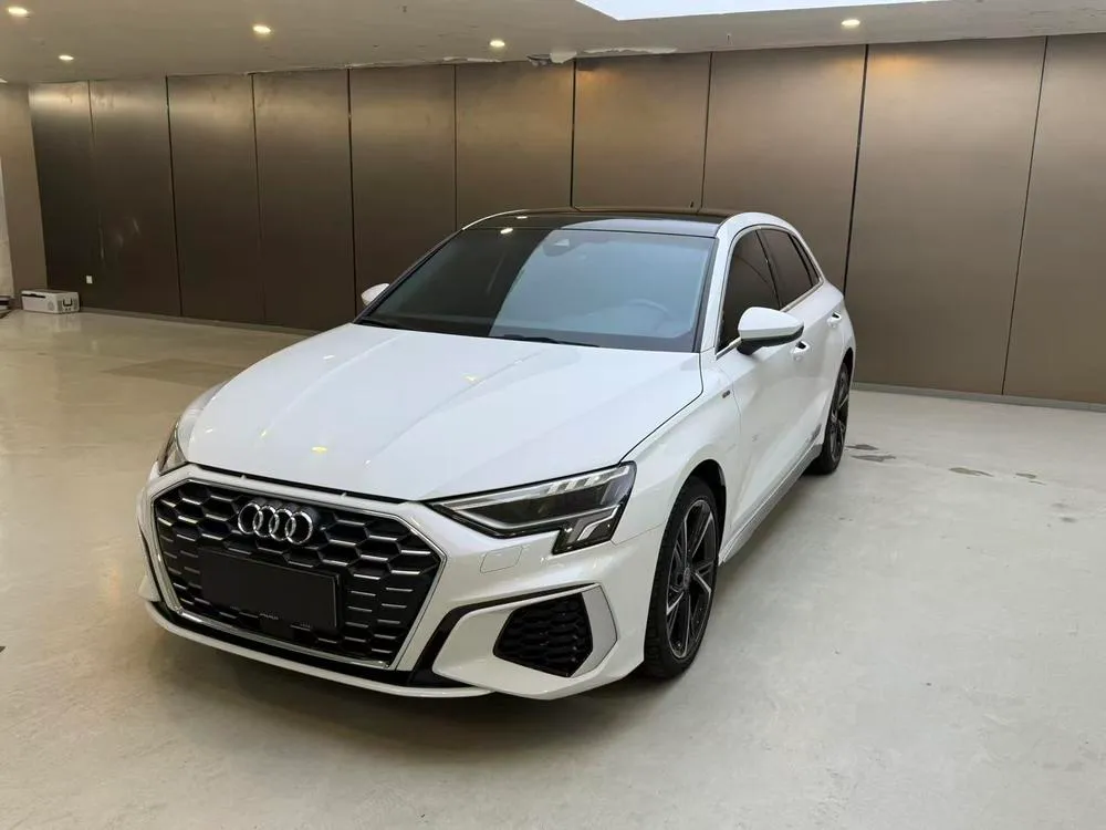 Audi A3 Facelift Sportback 35 TFSI Fashion Sport Version, 2023 — фото 1