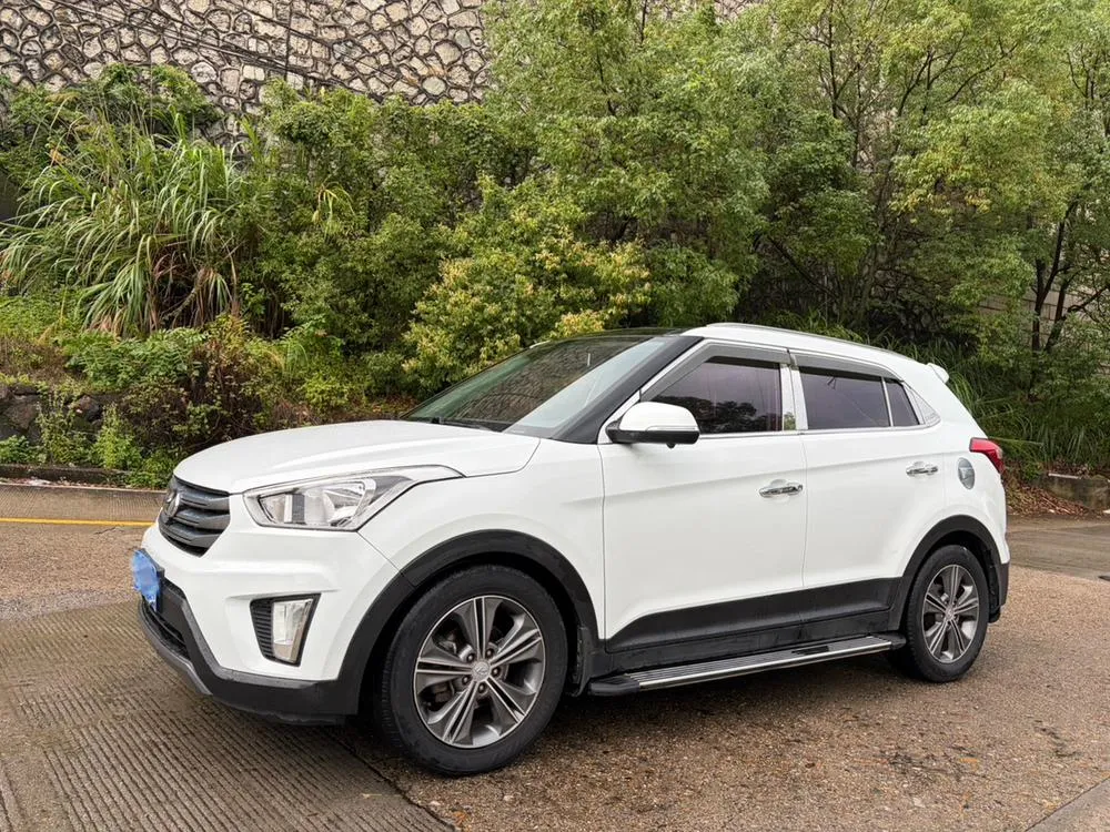 Hyundai ix25 1.6L Auto 2WD Smart Version GLS, 2015 — фото 1