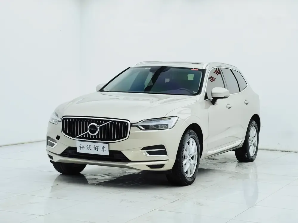 Volvo XC60 T5 4WD Luxury Edition, 2020 — фото 1