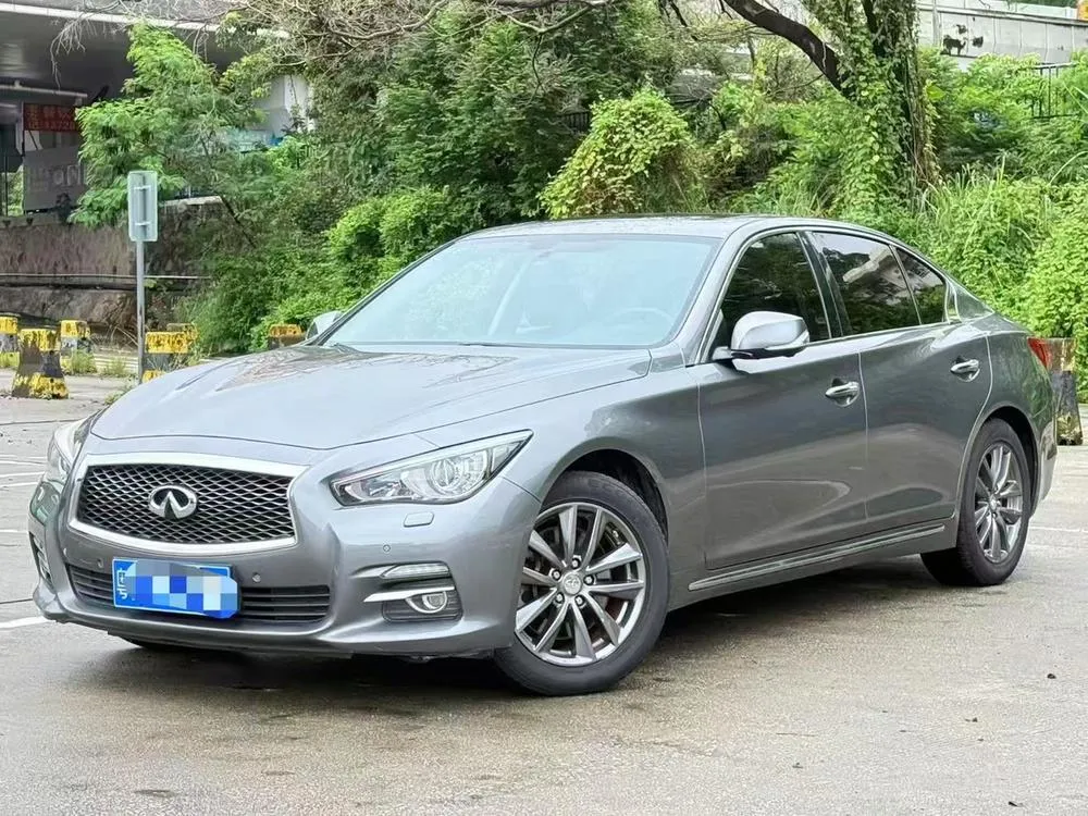 Infiniti Q50L, 2015