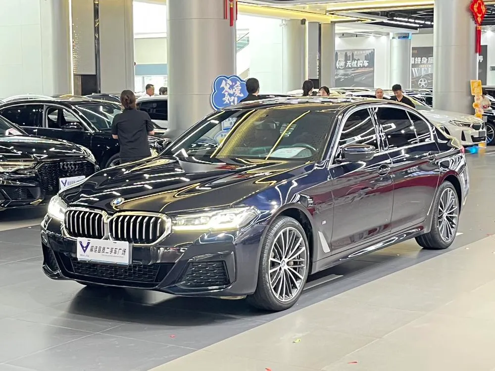 BMW 5-Series, 2022